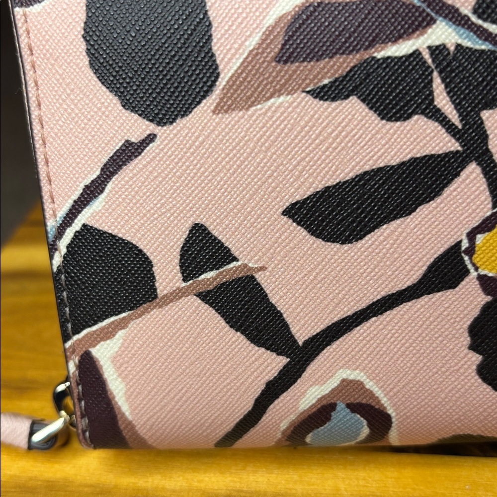 🌸♠️ Kate Spade Floral Wallet ♠️🌸 - Picture 6 of 8